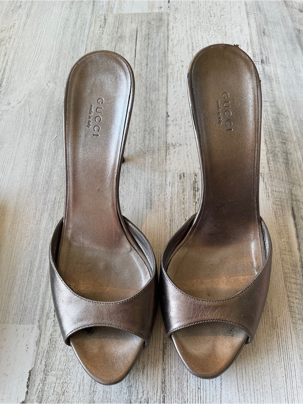 Gucci Silver Platinum Color  Metallic Open-Toe Mule Slides Bamboo Heels SZ 39